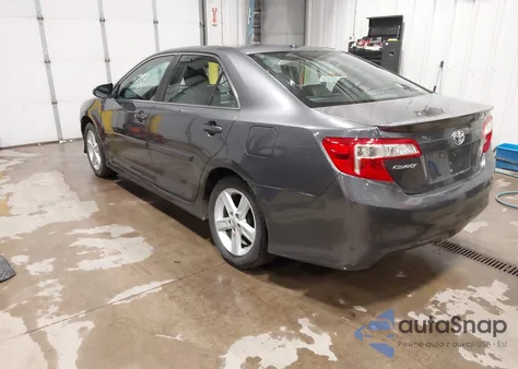 2013 Toyota Camry Se z USA, uszkodzony, nr VIN 4T1BF1FK3DU209443